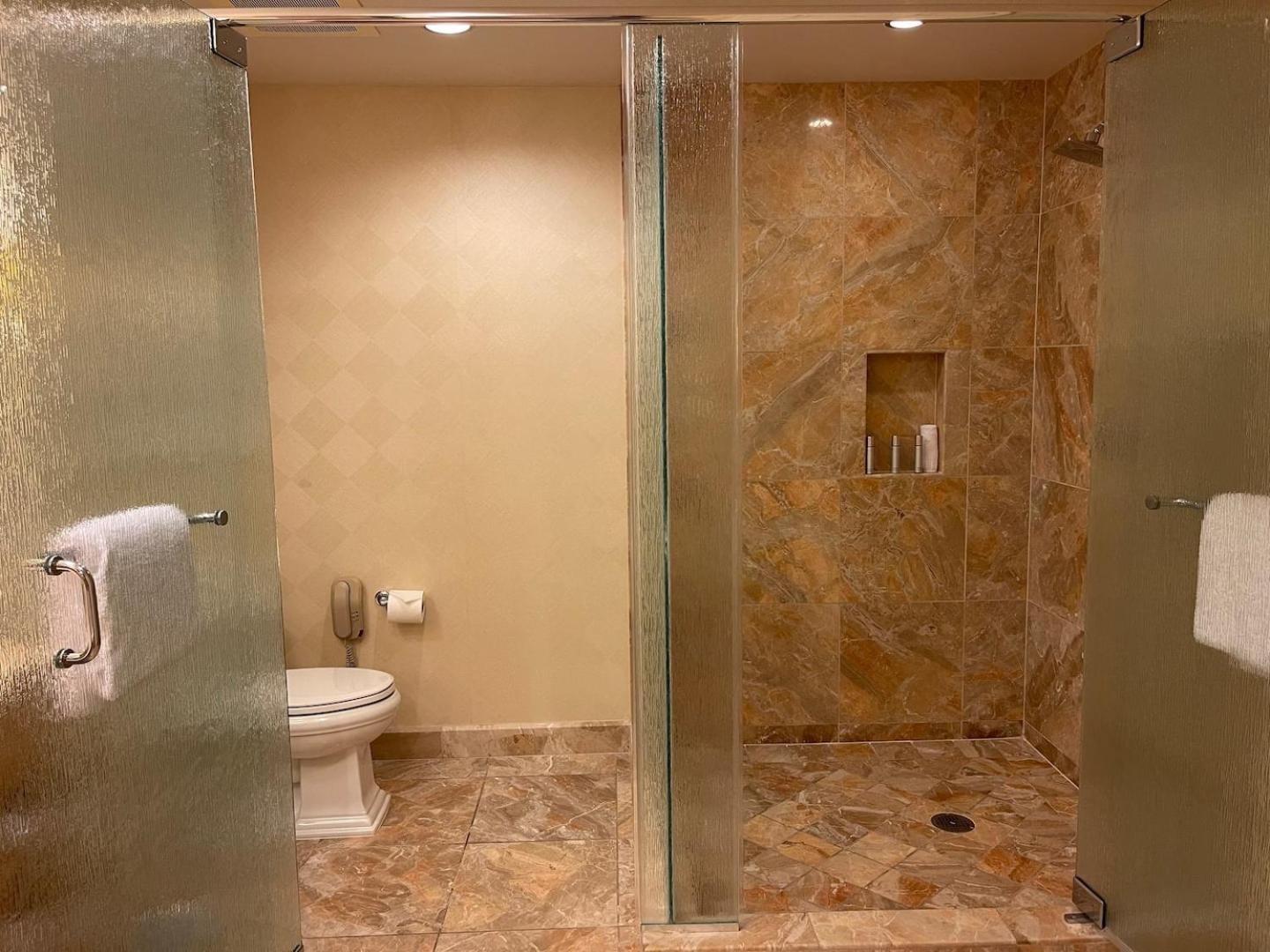 Five Star Trump No And Cleaning Fees Holiday home
